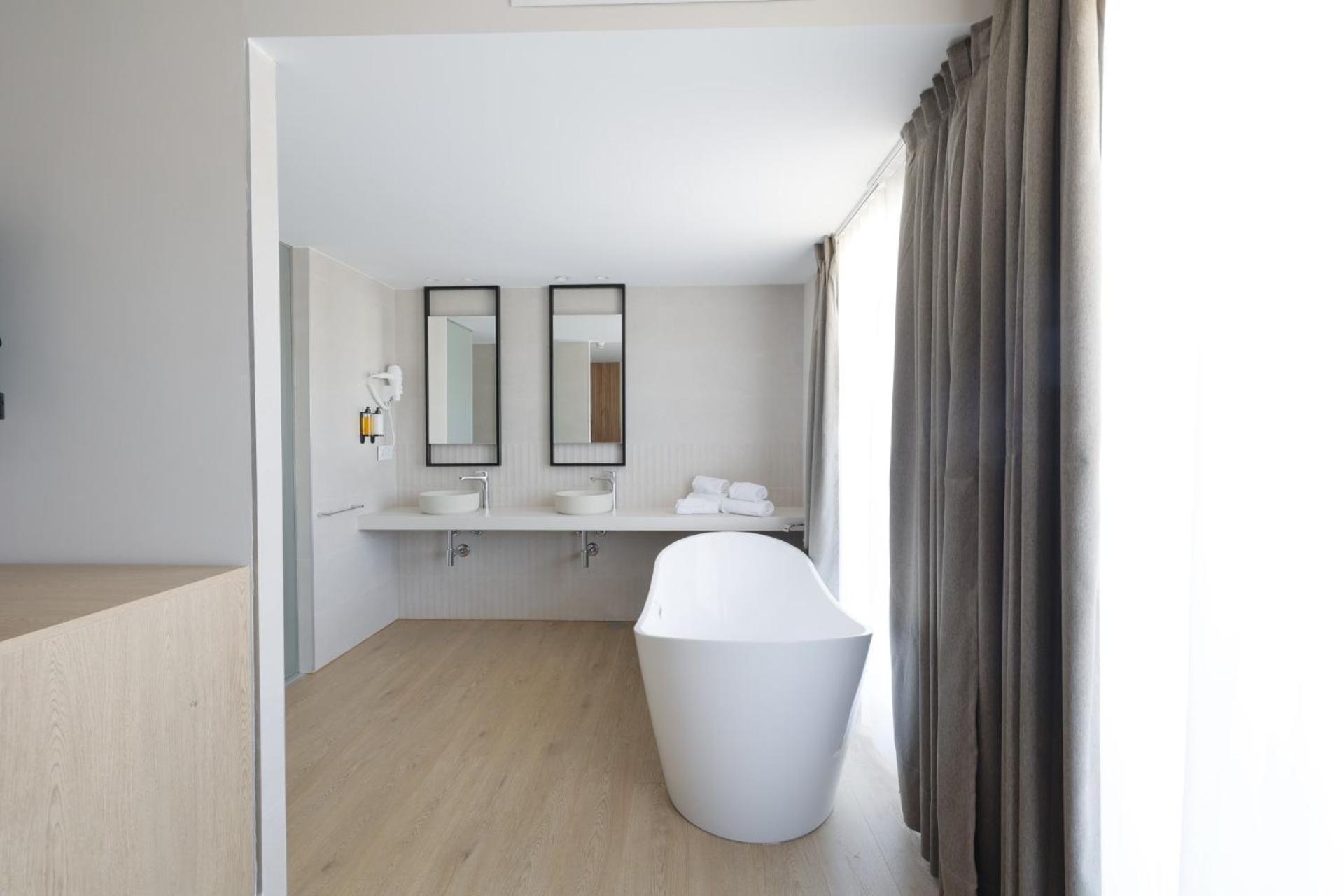 Hotel H4 Cangas 3 Superior מראה חיצוני תמונה