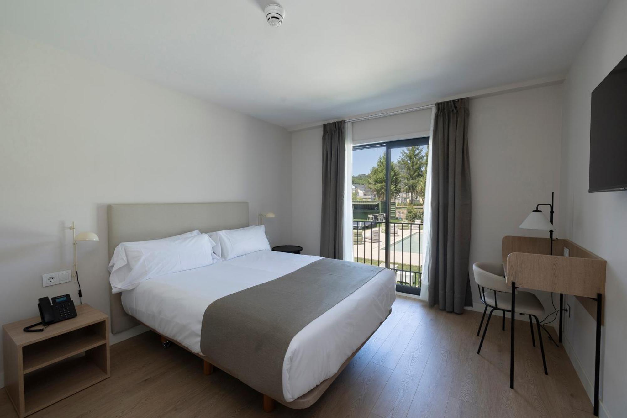 Hotel H4 Cangas 3 Superior מראה חיצוני תמונה